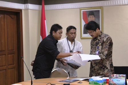 Dana Hibah Triliunan Dinas Pendidikan Amburadul