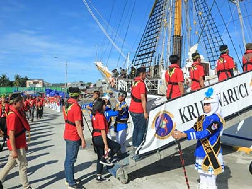 Laskar Jalur Rempah saat akan lanjut pelayaran ke Ternate.