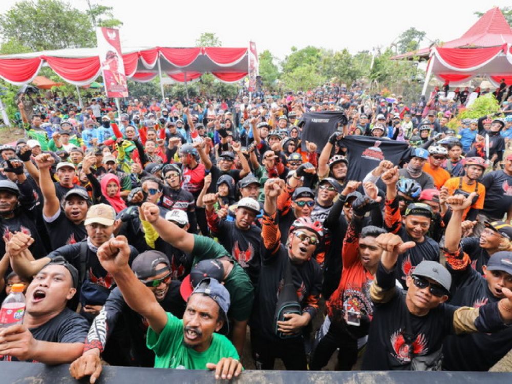 Ribuan warga hadir dalam deklarasi dukungan untuk Ganjar Pranowo pada Pilpres 2024 nanti.