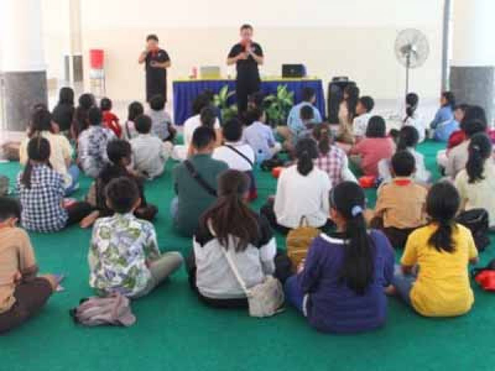 Kegiatan rekoleksi bersama sejumlah SDN di Surabaya oleh SMP Santo Yosef Tarakanita Surabaya.