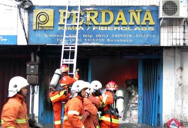 Toko Bahan Kimia Jalan Tembaan Terbakar